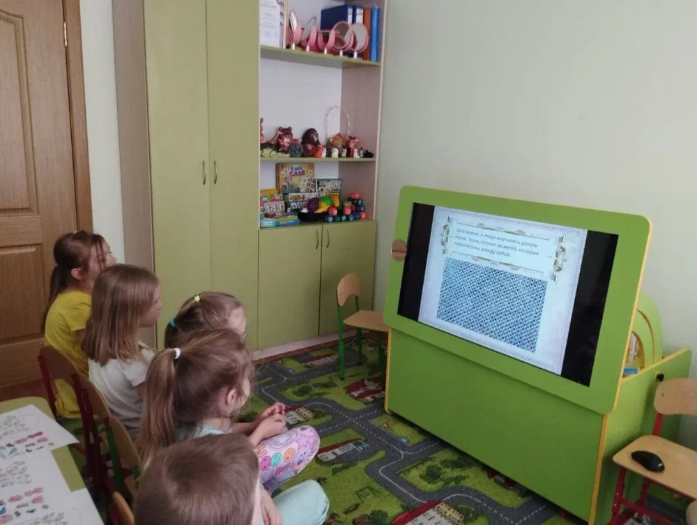 Интерактивный сенсорный стол Olodim Соник 43"