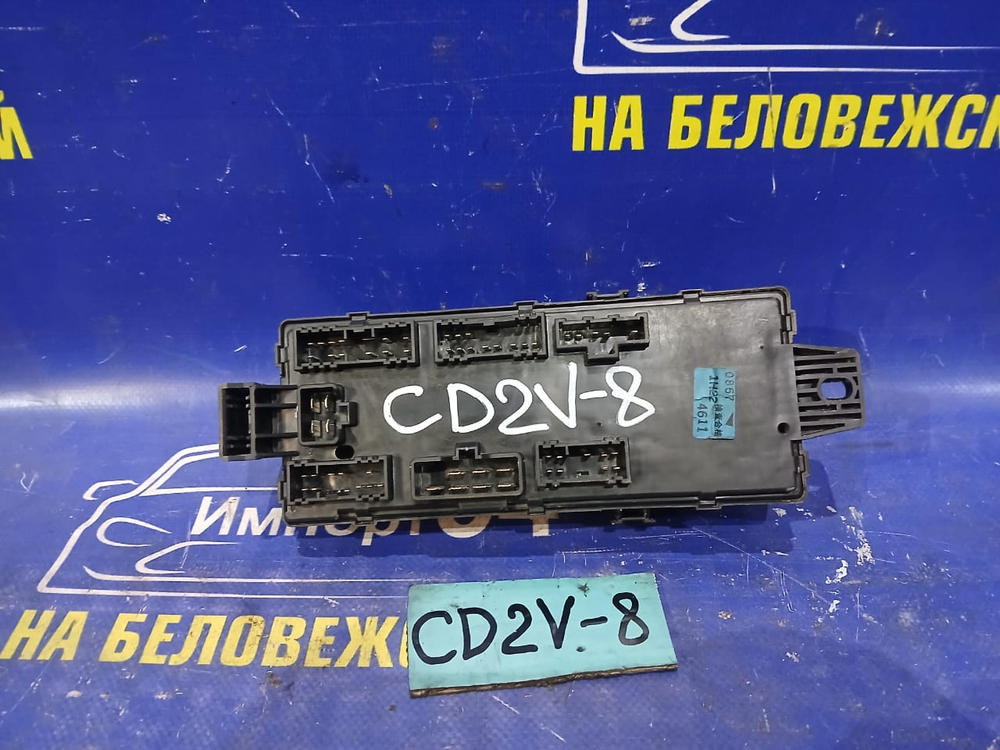 Блок предохранителей салонный MITSUBISHI LIBERO 2001