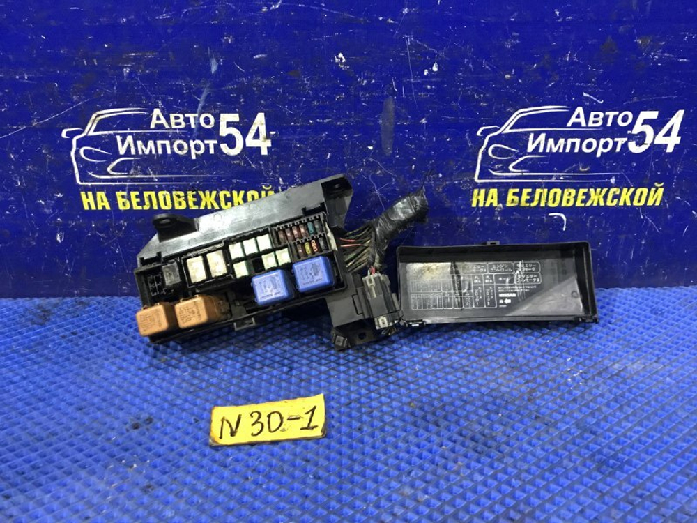 Блок предохранителей подкапотный NISSAN R’NESSA 1999