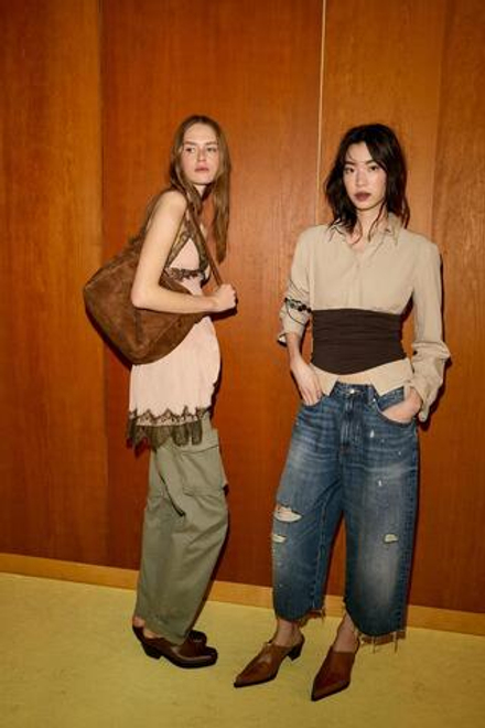 ZARA ДЖИНСОВЫЕ ШОРТЫ TRF СО СРЕДНЕЙ ПОСАДКОЙ И РАЗРЕЗАМИ, ГОЛУБОЙ