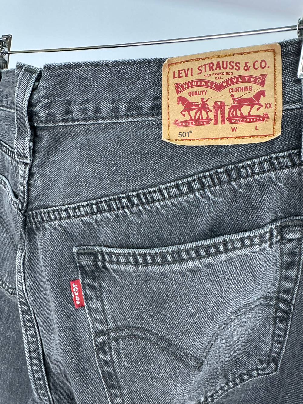 Джинсы Levis