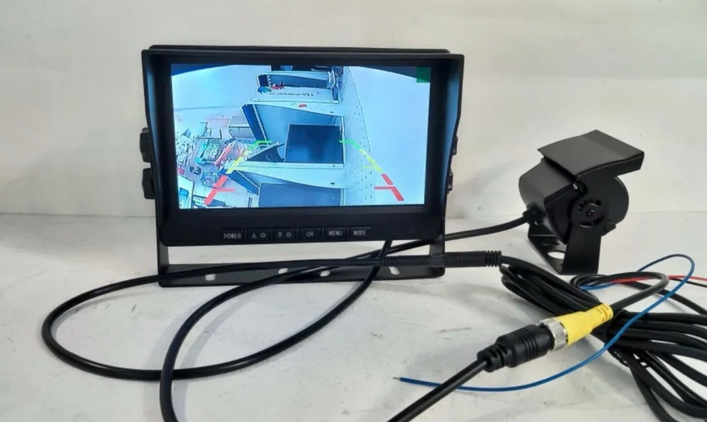 Камера (ЭКО) заднего вида для грузовика (автобуса) с монитором 12/24В (28*18*19) вес 1,5