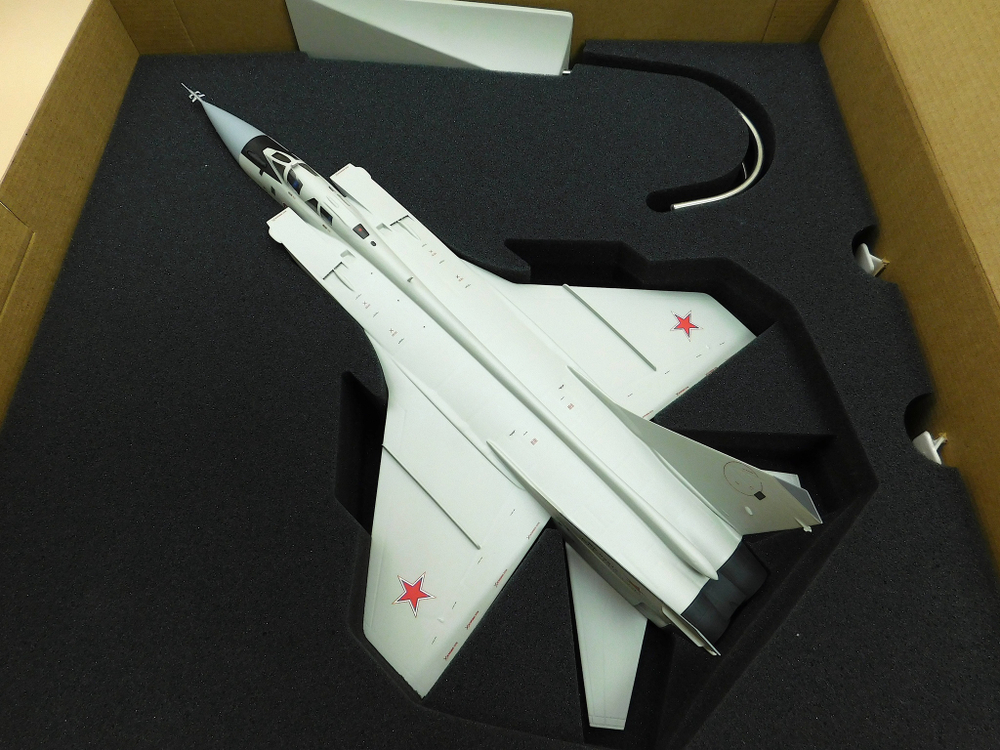 Модель самолета МиГ-31К (М1:48, ВКС России, Кинжал)