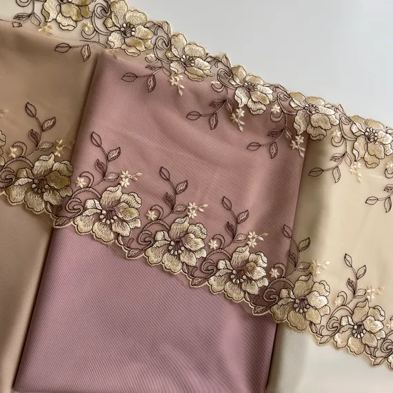 Вышивка на сетке бежевая 25 см, (нитки)