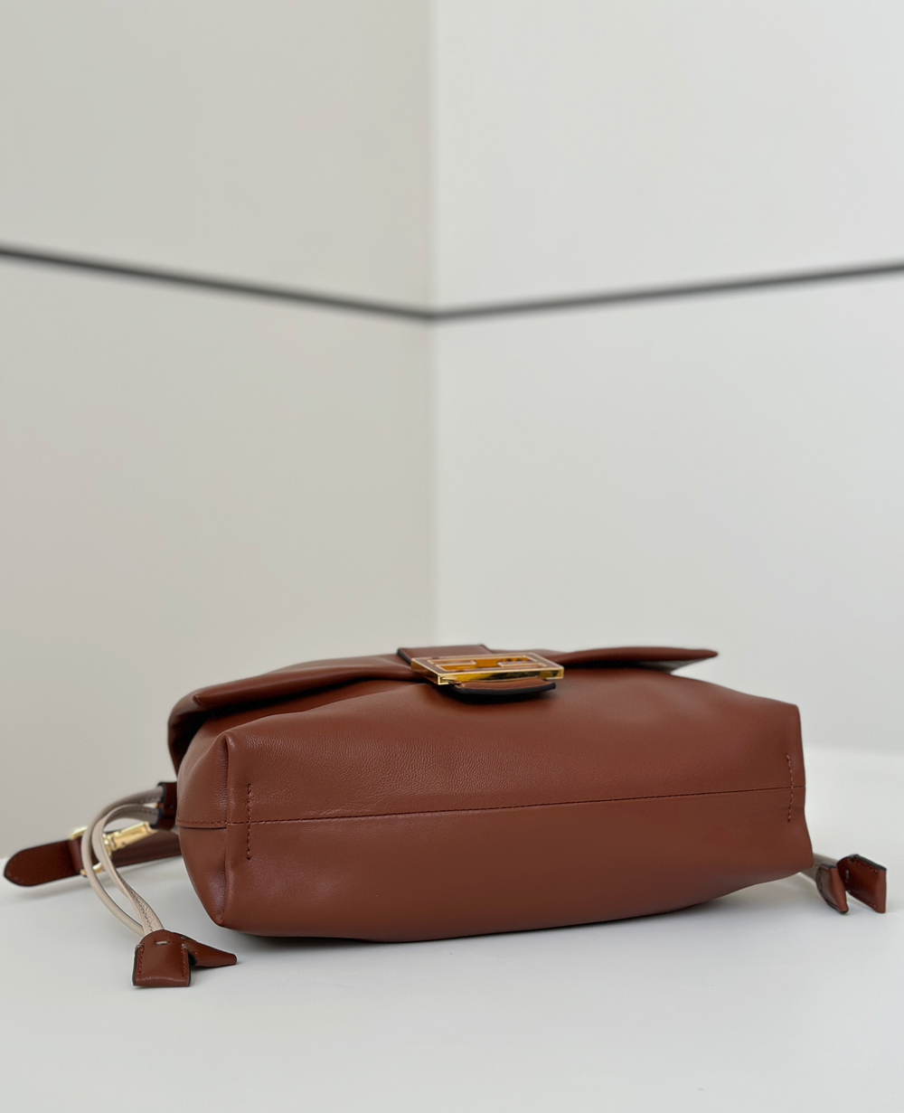 Fendi Medium Mamma Baguette 26 cm