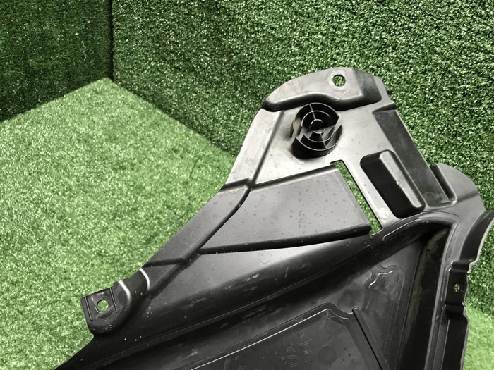 Пыльник переднего бампера BMW 5er G30 (2020-2023)