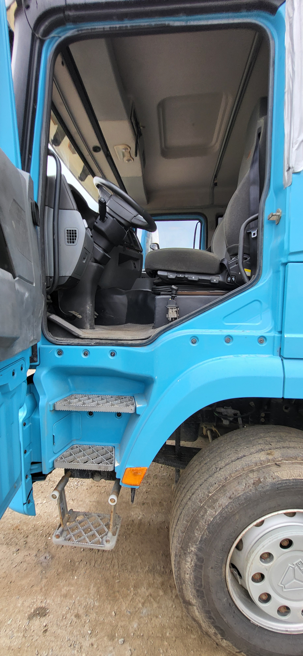 Shacman (Shaanxi) SX* 6x4 Самосвал SX32586V384 (Дизельный, 11,6 л, 423 л.с., МТ)