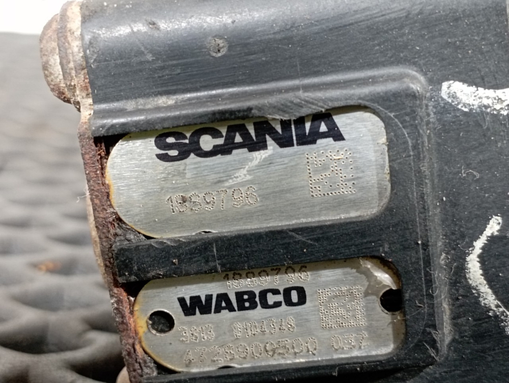 Кран уровня пола главный