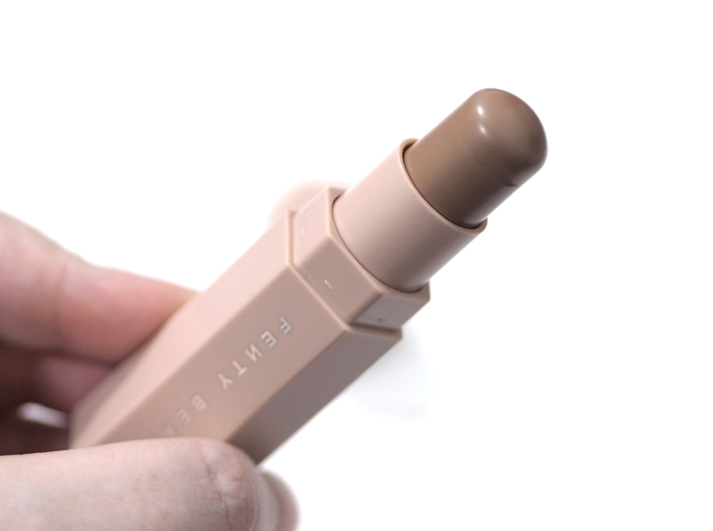 FENTY BEAUTY Cтик для контуринга в оттенке 01 Amber Match Stix Matte Contour Skinstick