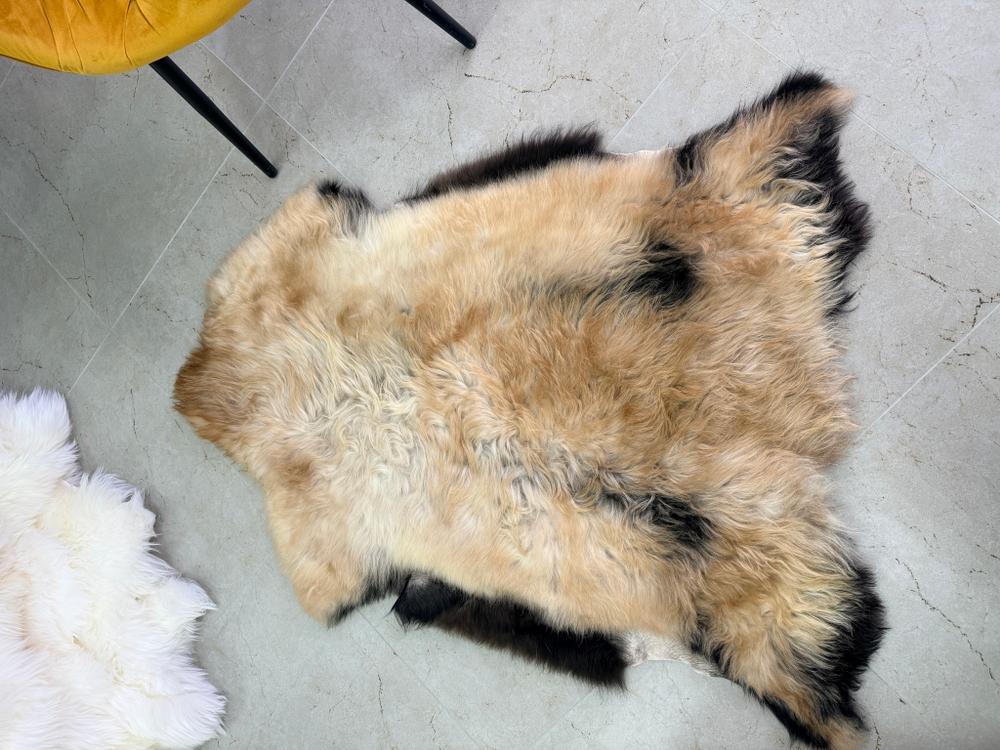 Шкура коврик меховой прикроватный овчина, 120х65 см.