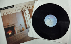 Винтажная виниловая пластинка LP New Traditions A Collection Of Contemporary Songs (UK 1990)