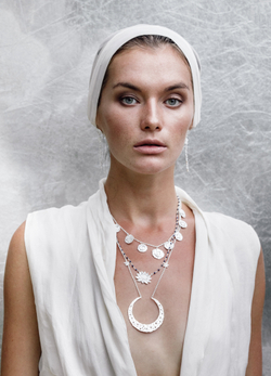 Ожерелье серебряное «Королевская Луна». Колье-цепочка с большим кулоном в виде луны, 2 звезды, 73 см