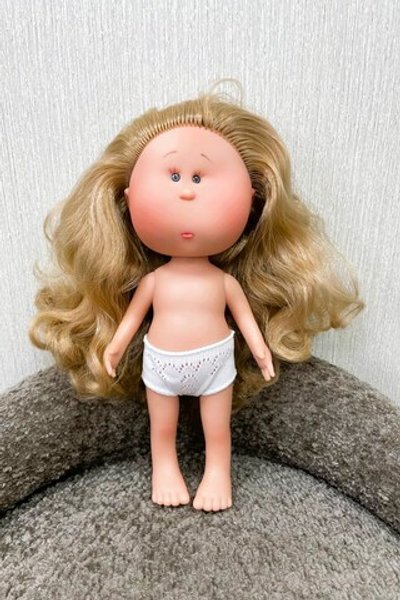 УЦЕНКА Кукла Nines виниловая 30см MIA без одежды (3000W2A1)