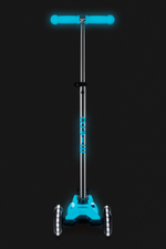Самокат Maxi Micro Deluxe Glow Plus (светящийся) LED синий кристалл