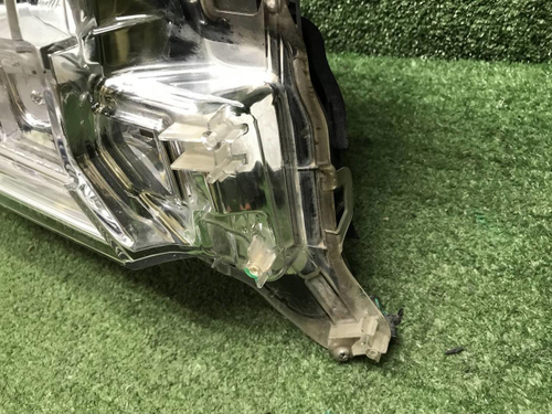 Фара правая Land Cruiser 200 (2015-2021) LED