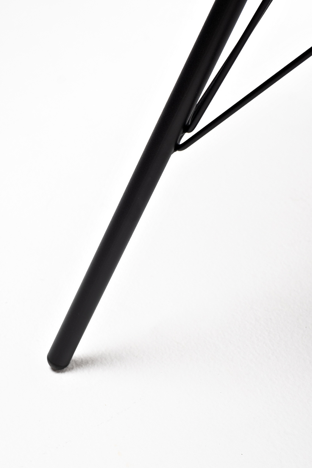 "Конте" интерьерный стол из HPL круглый Ø70см, цвет "серый гранит"