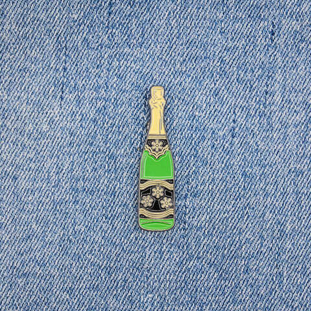 Значок Бутылка игристого - серия Поезд Деда Мороза