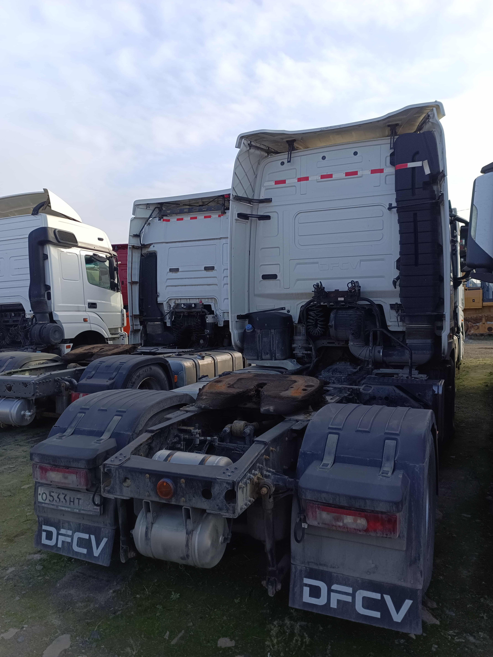 DongFeng DFH 4x2 Седельный тягач DFH4180 (Дизельный, 13,5 л, 518 л.с., АТ)