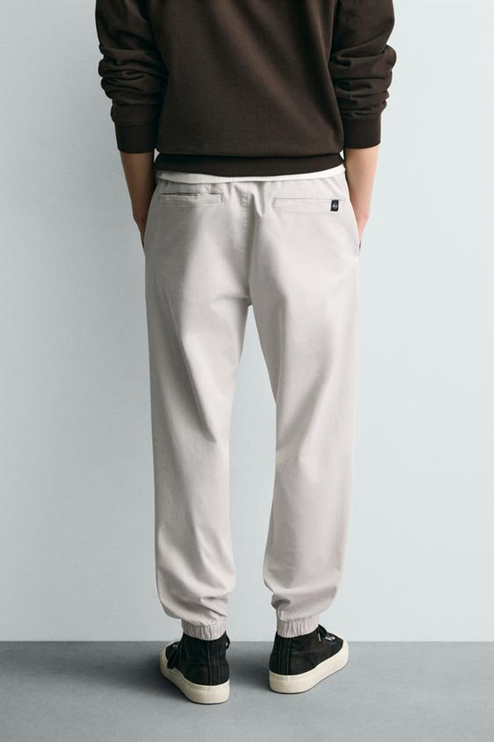 ZARA ЗАУЖЕННЫЕ БРЮКИ-ДЖОГГЕРЫ, СВЕТЛО-СЕРЫЙ