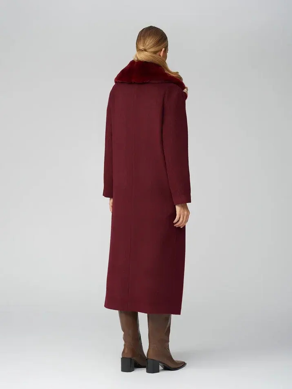 Женское шерстяное пальто с мехом и поясом