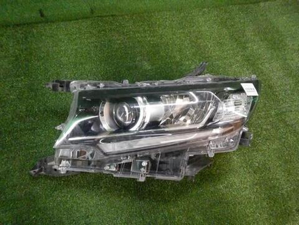 Битая Фара левая Toyota Land Cruiser Prado 150 (2017-н.в.) LED