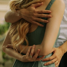 Голодная кожа... почему нам нужны прикосновения (и что делать, если партнер не любит обниматься)