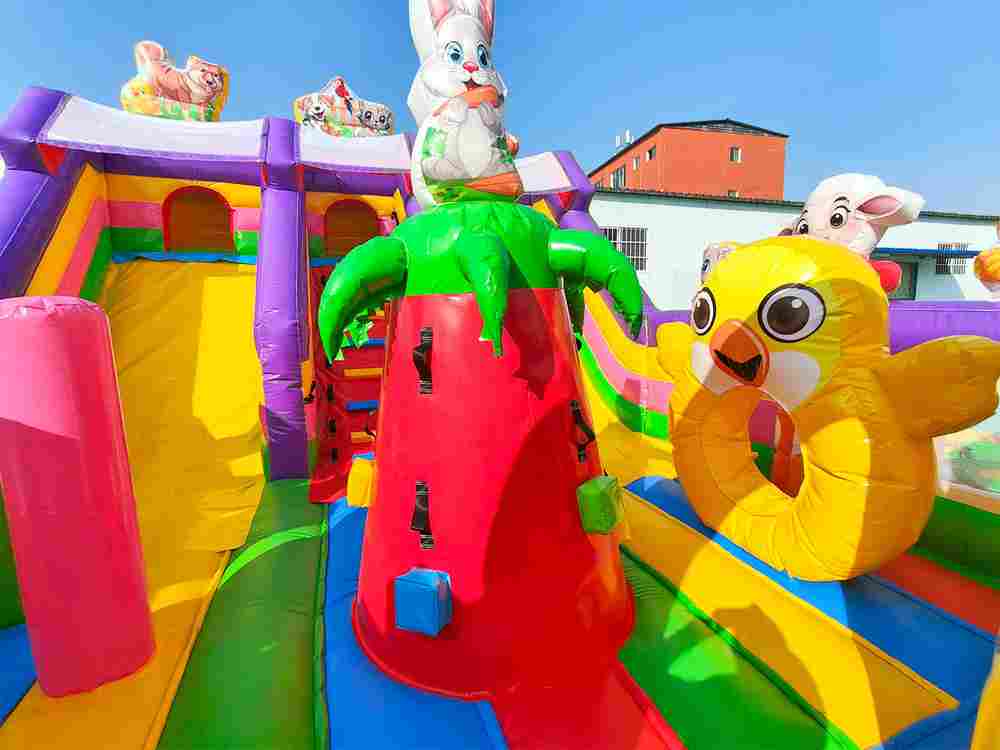 Коммерческий надувной батут «Весёлая компания»,  8*6*5 м.