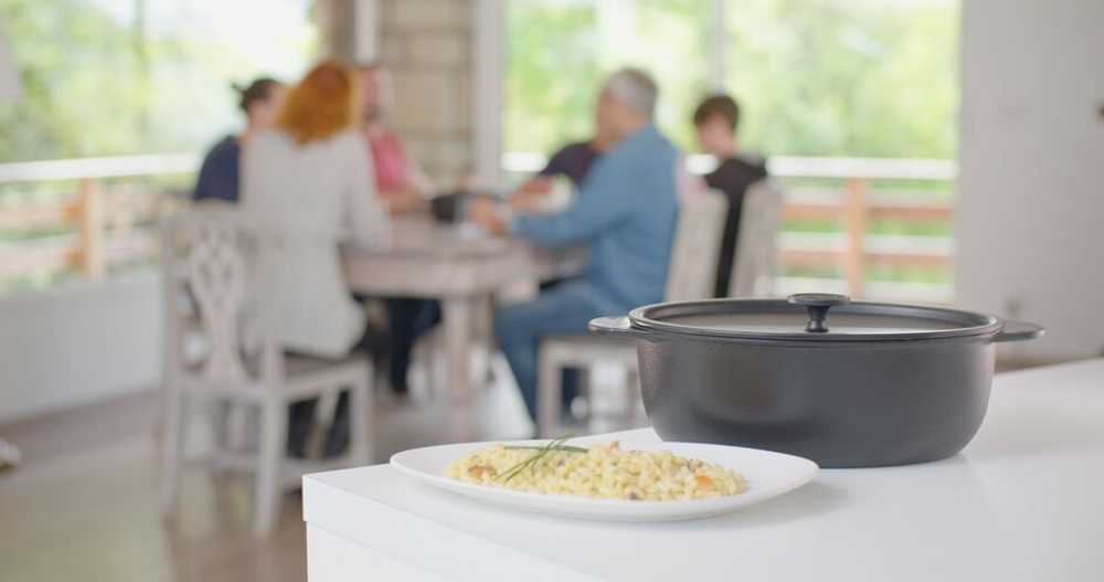 Кастрюля с крышкой Tefal Tradition 5.3 л 31 см E2258504