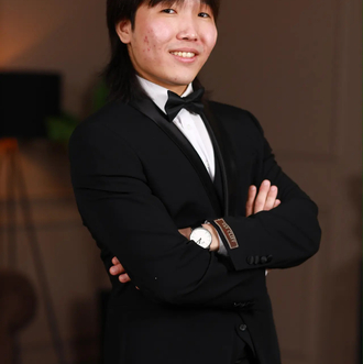 Костюм из уникальной ткани с большим содержанием био стрейч!