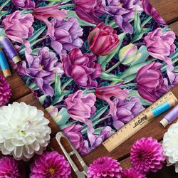 Ткань атлас живописные тюльпаны на чёрном фоне