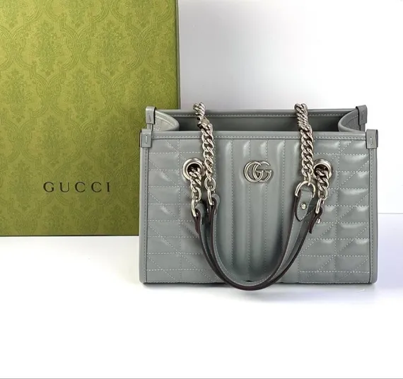 Маленькая сумка-тоут Gucci GG Marmont серый