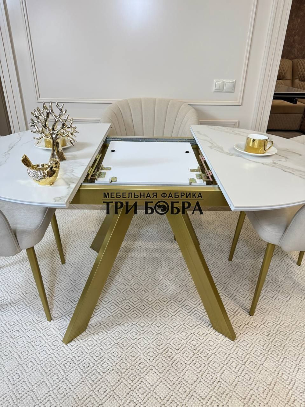 Круглый раздвижной стол "Бонжур", керамогранит, белый мрамор и стулья "Версаль"