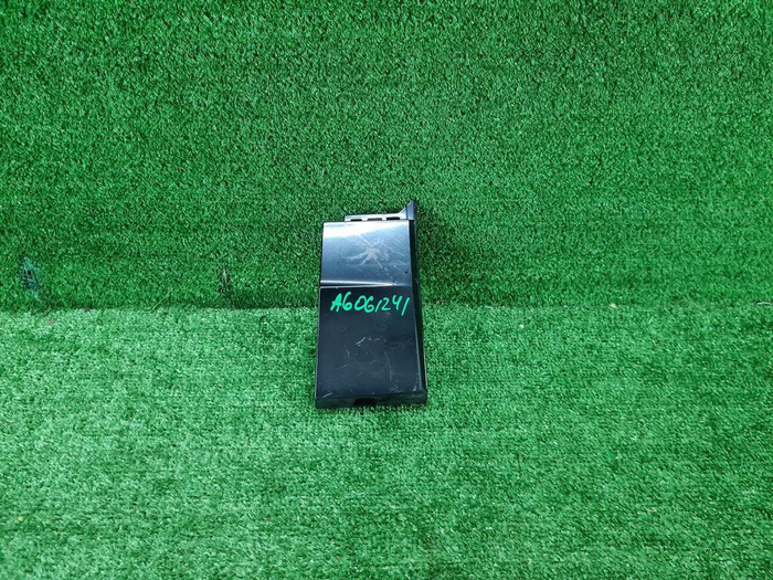 Накладка расширителя передняя правая VW Touareg 3 (2018-2023)