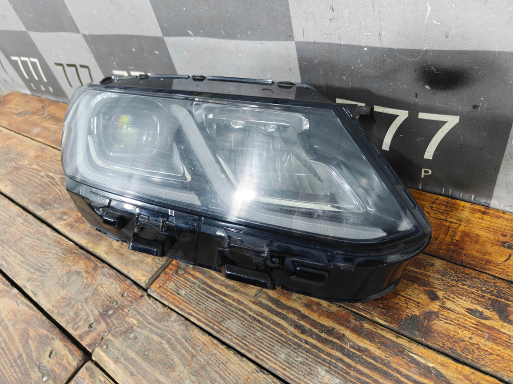 Фара правая LED Geely Coolray 19-нв Б/У Оригинал 7051022400