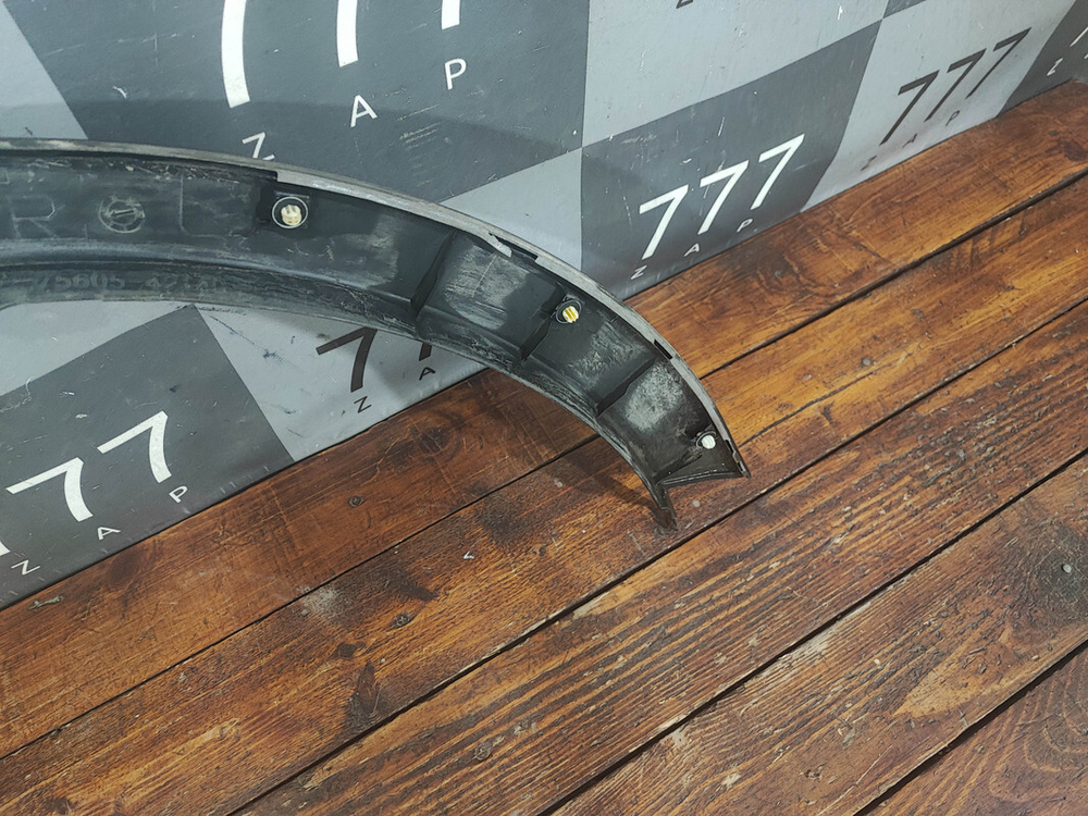 Накладка крыла заднего правого Toyota RAV4 (XA40) 15-19 Б/У Оригинал 7560542140