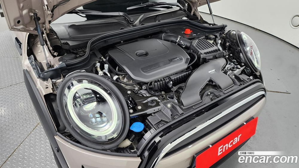 Mini Cooper 5 даерей Classic Plus (03.2024)