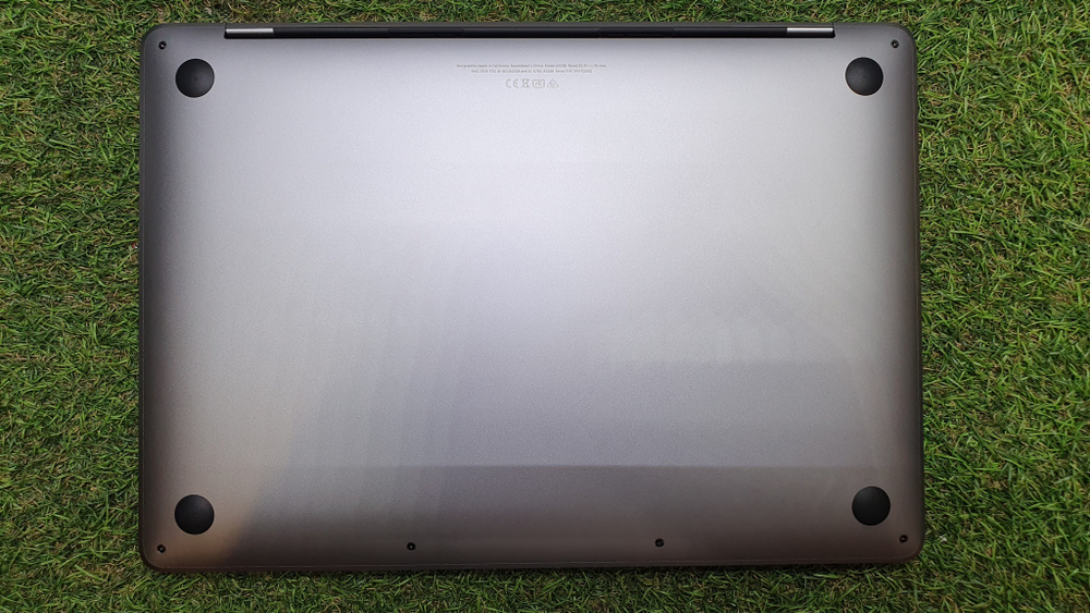 MacBook Pro 13,Retina 2020 A2338 M1/8Gb/28циков