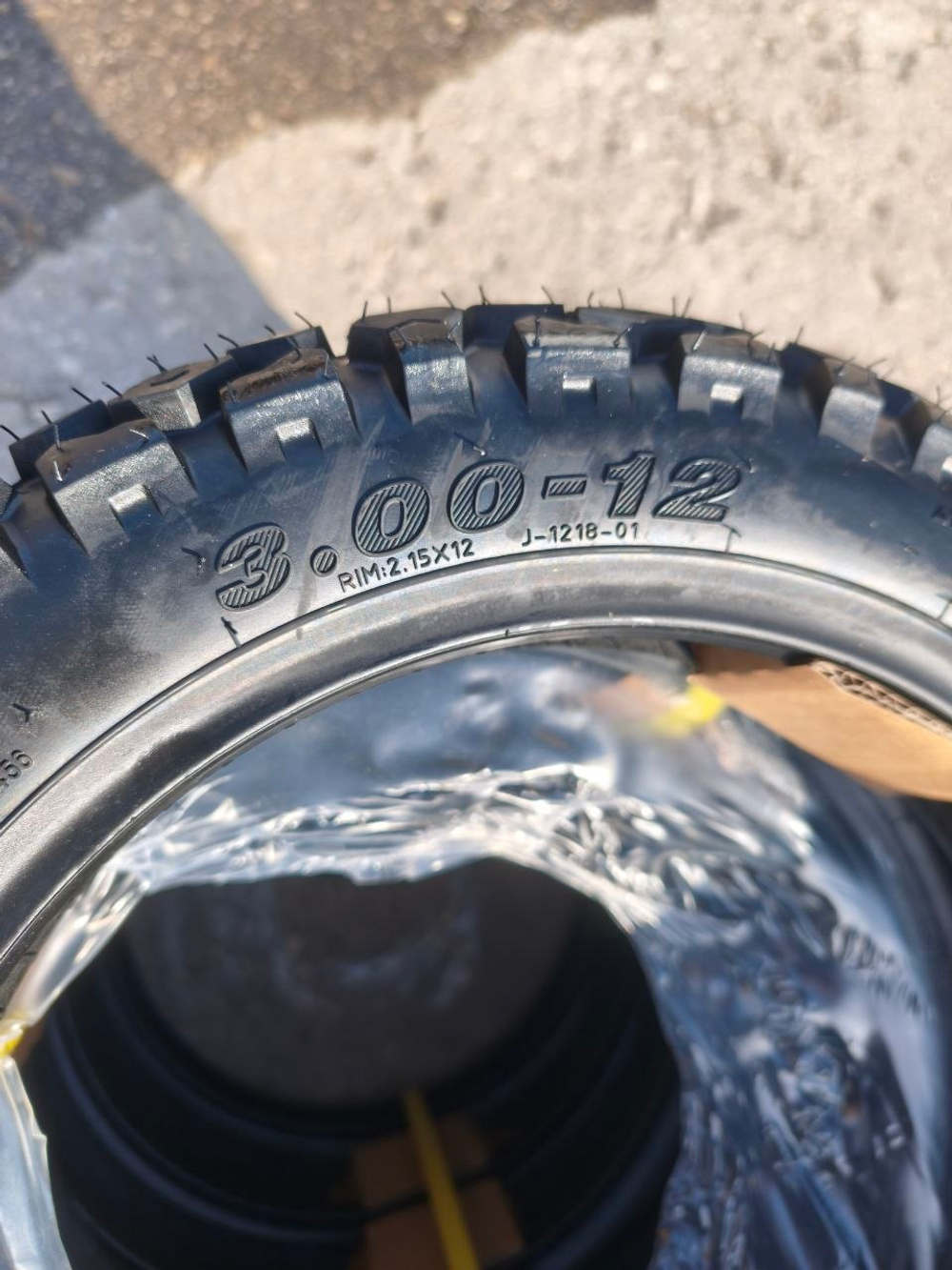 Покрышка бескамерная "шинко" ТНТ (TNT) 3.0-12