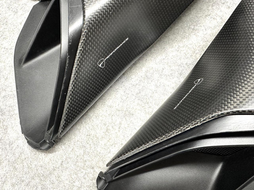 Ducati Performance Воздуховод охлаждения (2шт) Diavel V4  96981742AA