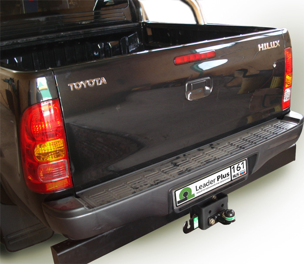Фаркоп(прицепное) Лидер-Плюс для TOYOTA HILUX 2008-2015 (паспорт и сертификат в комплекте)(без электрики)T114-FC