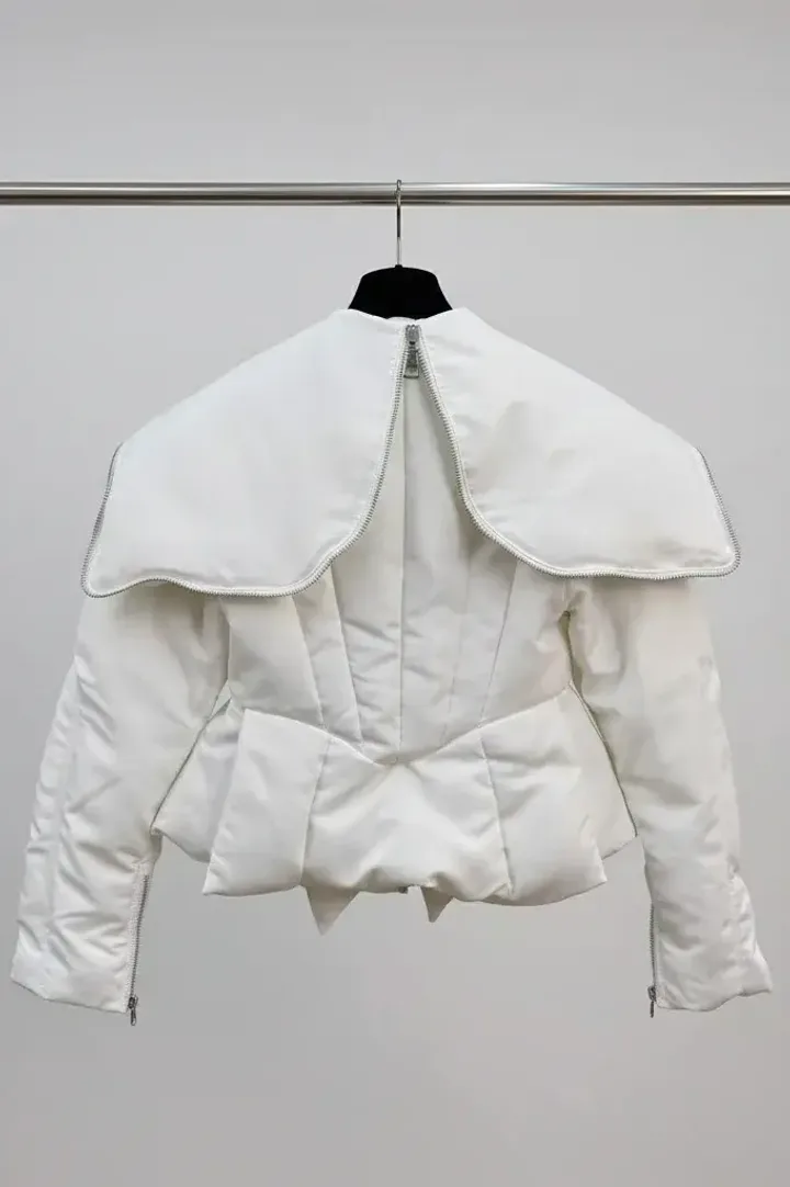 Женский короткий пуховик «DIVAS»