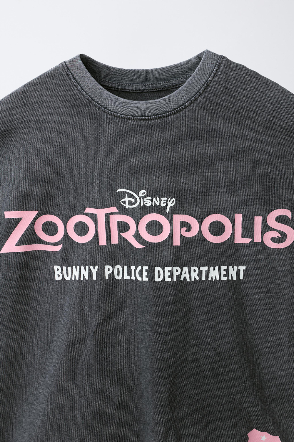 ZARA ФУТБОЛКА С ЭФФЕКТОМ ПОТЕРТОСТИ «ЗВЕРОПОЛИС» © DISNEY, АНТРАЦИТОВО-СЕРЫЙ