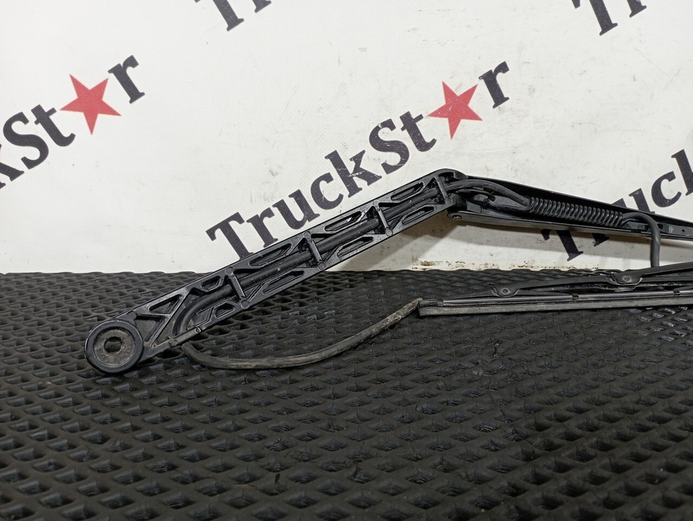 Поводок стеклоочистителя 2023г