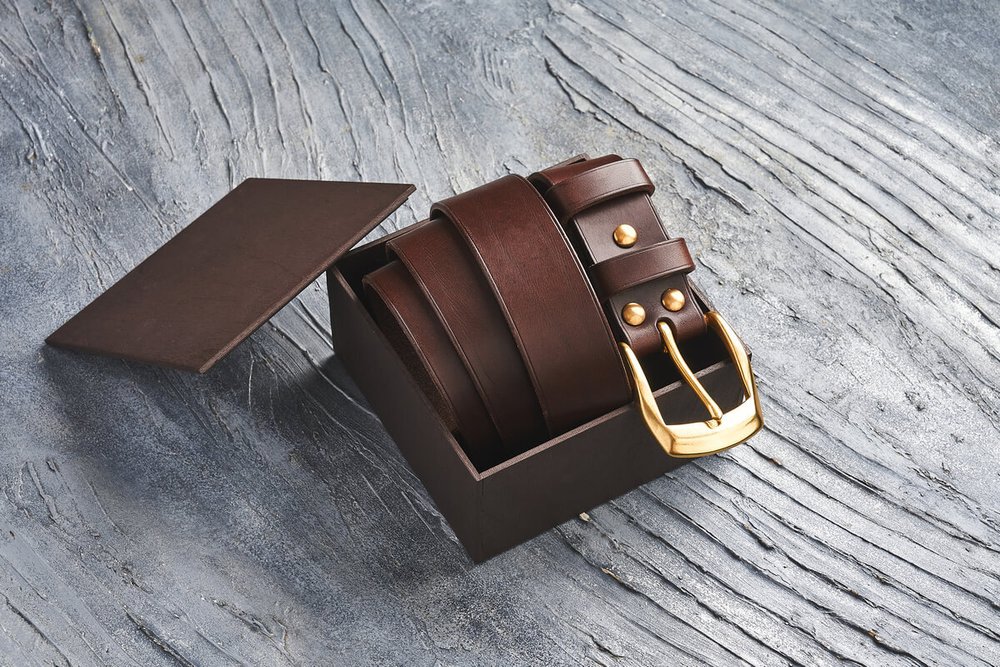 Ремень из гладкой итальянской кожи, цвет «шоколад», латунная пряжка