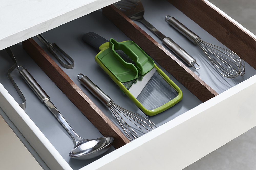 Терка с держателем для продуктов Joseph Joseph Mandoline зеленая