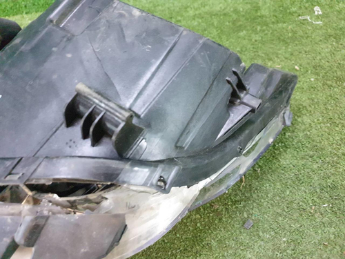 Битая Фара правая Genesis G70 (2017-2021) LED