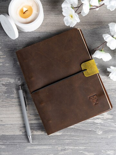 Блокнот из кожи на резинке А5. Цвет: коричневый