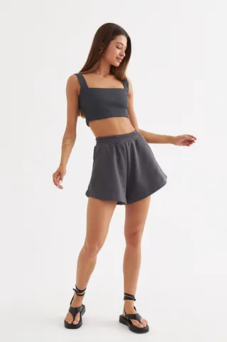 Шорты укороченные из премиум футера цвета антрацит