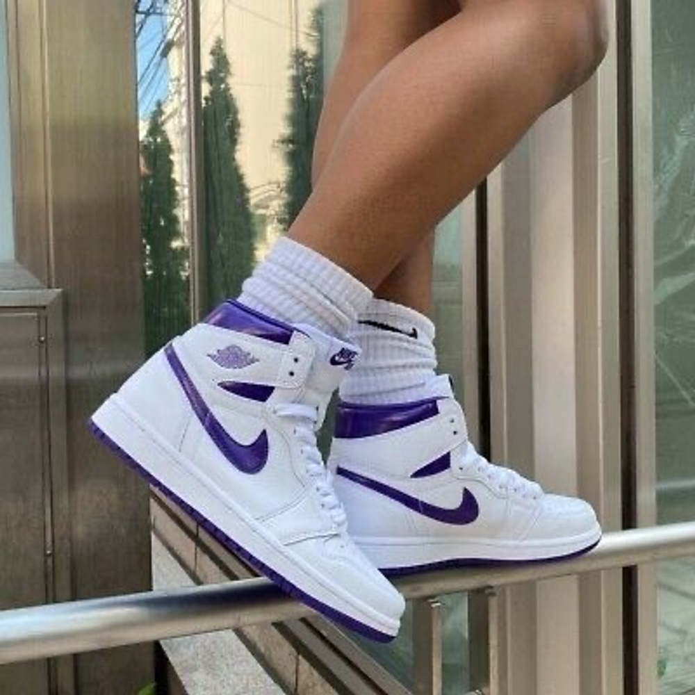 Air Jordan 1 Retro High WMNS Court Purple