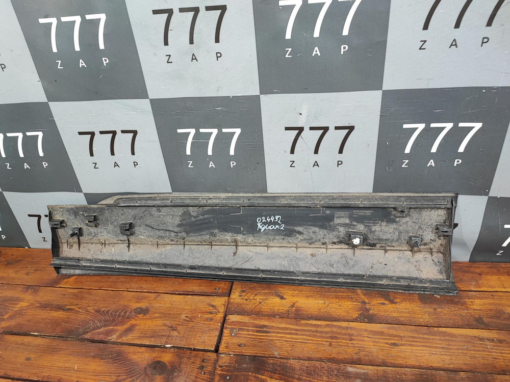 Накладка двери передней правой Volkswagen Tiguan 2 16-нв Б/У Оригинал 5na854940n